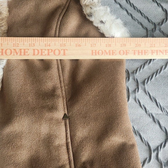 Scully Tan and Cream Faux Fur Vest - Picture 4 of 4